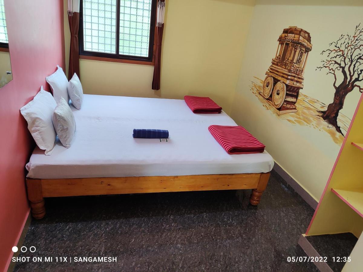 Vaibhav Home Stay هامبي المظهر الخارجي الصورة